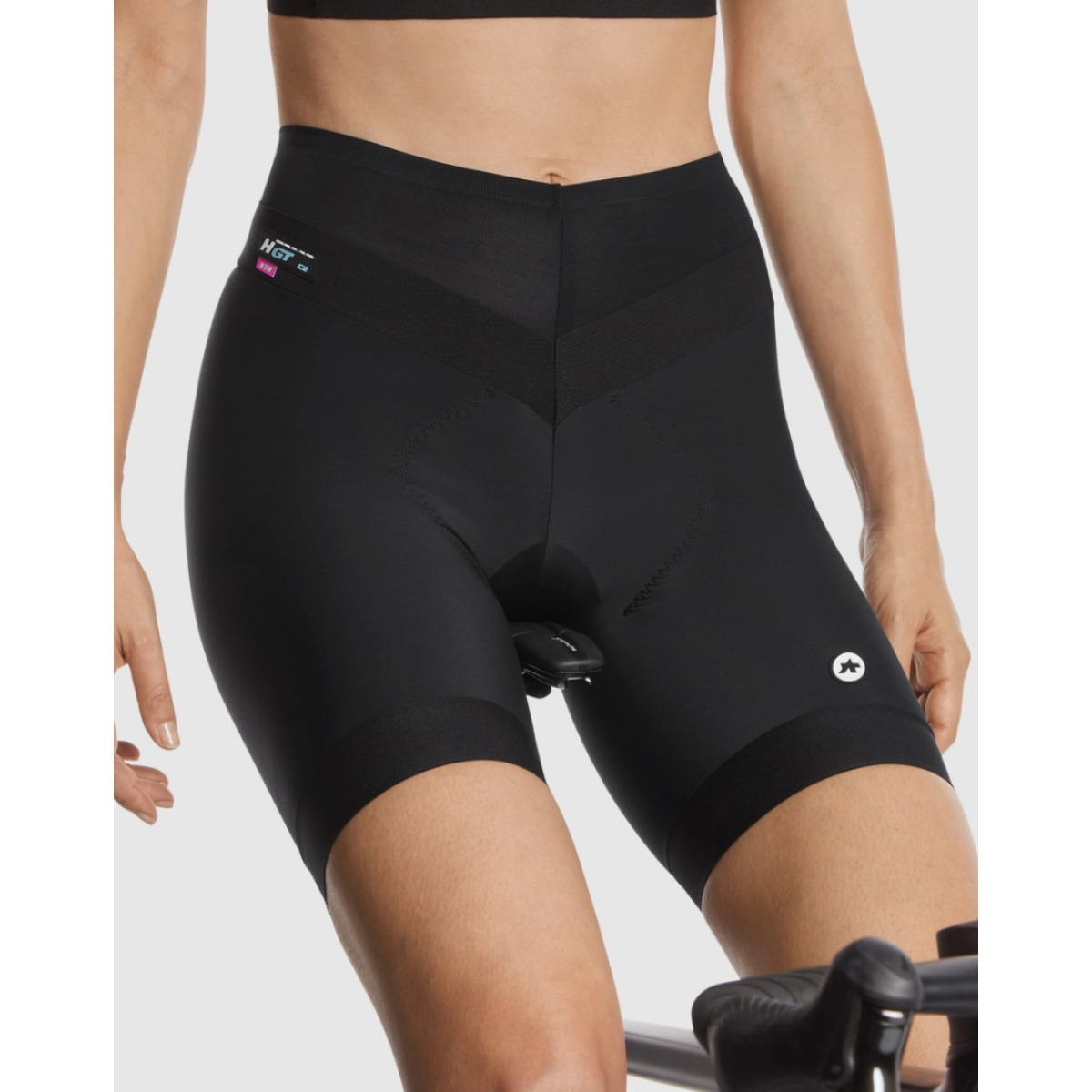 Assos UMA GT c2 pusgarās šorti | blackSeries (Standarta)