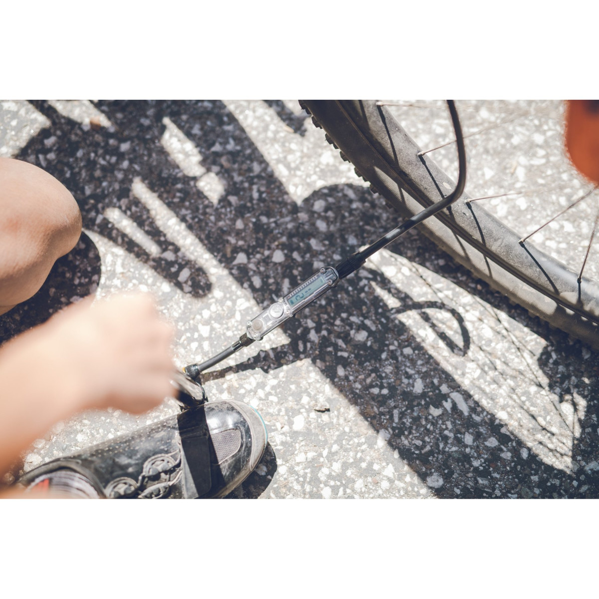 Lezyne Micro Floor Drive HP grīdas pumpis | Gloss Silver