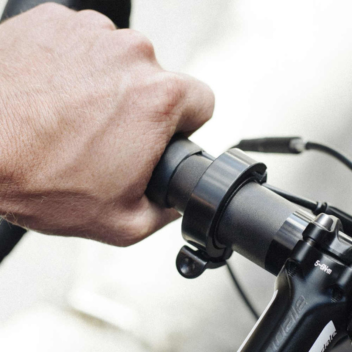 Knog Oi Classic Small jalgrattakell | 22.2 mm | Grey