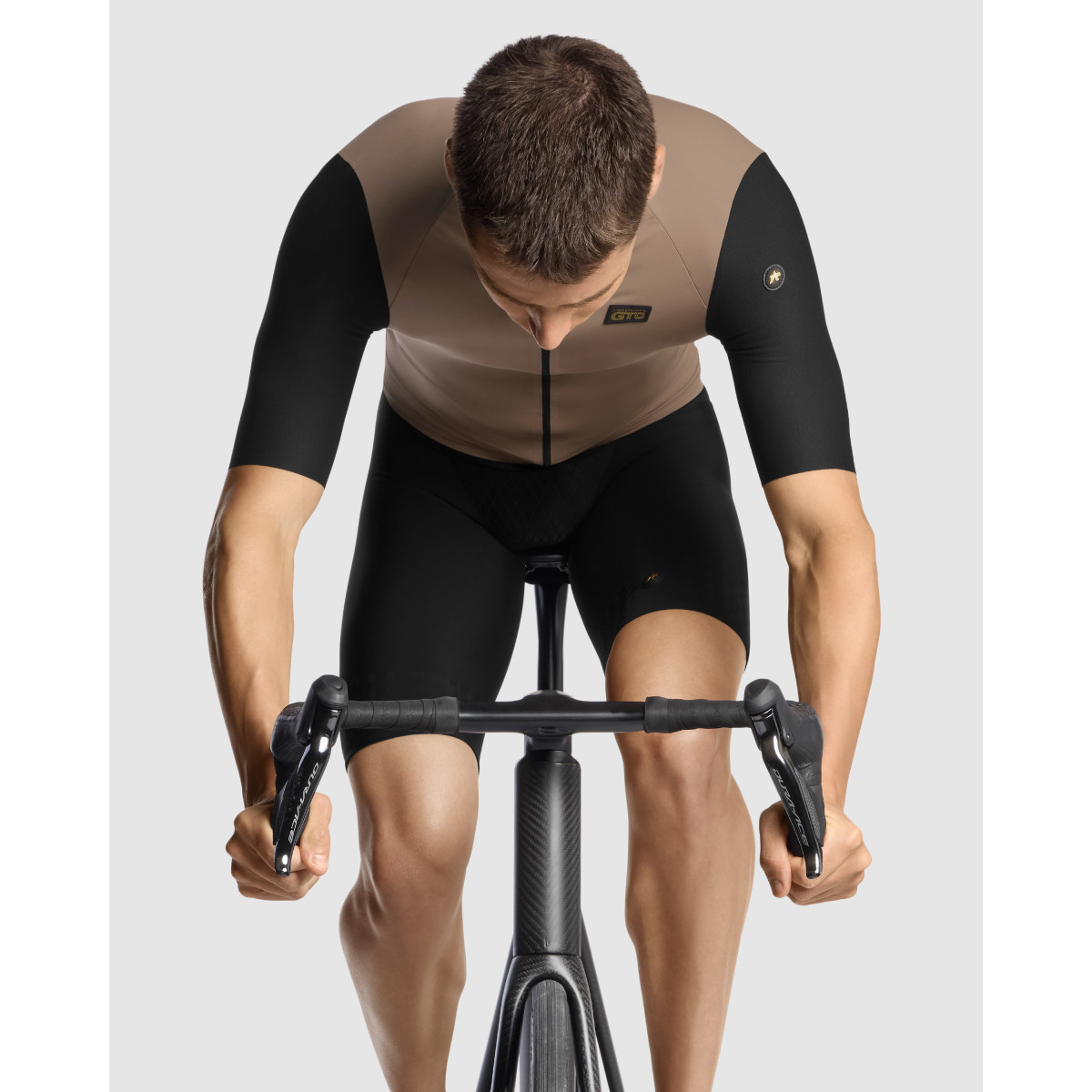 Assos Mille GTO c2 vīriešu krekls | Terra Sand