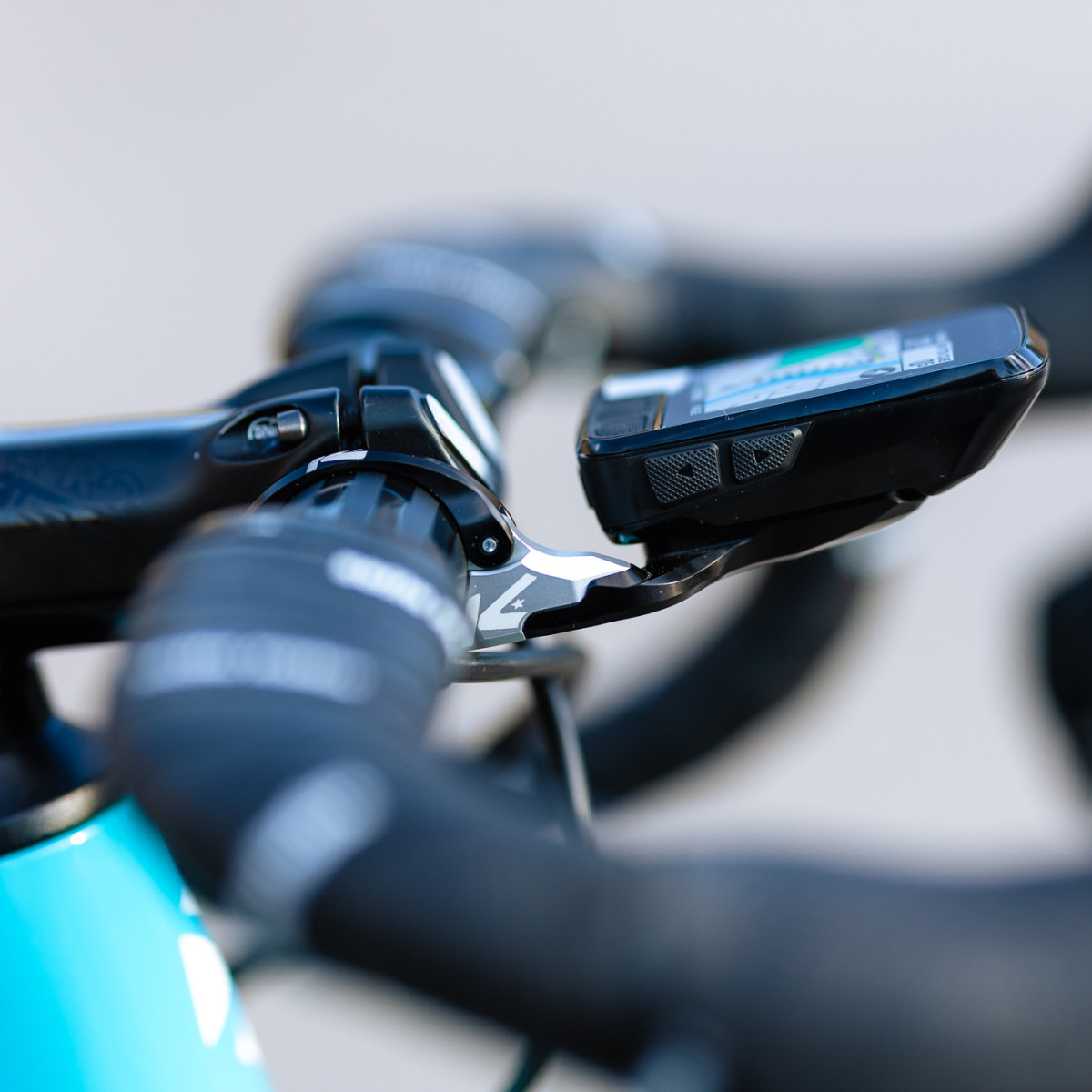 K-EDGE Wahoo Bolt 2.0 Aero Race Mount rattakompuutri kinnitus | 31.8 mm | Black