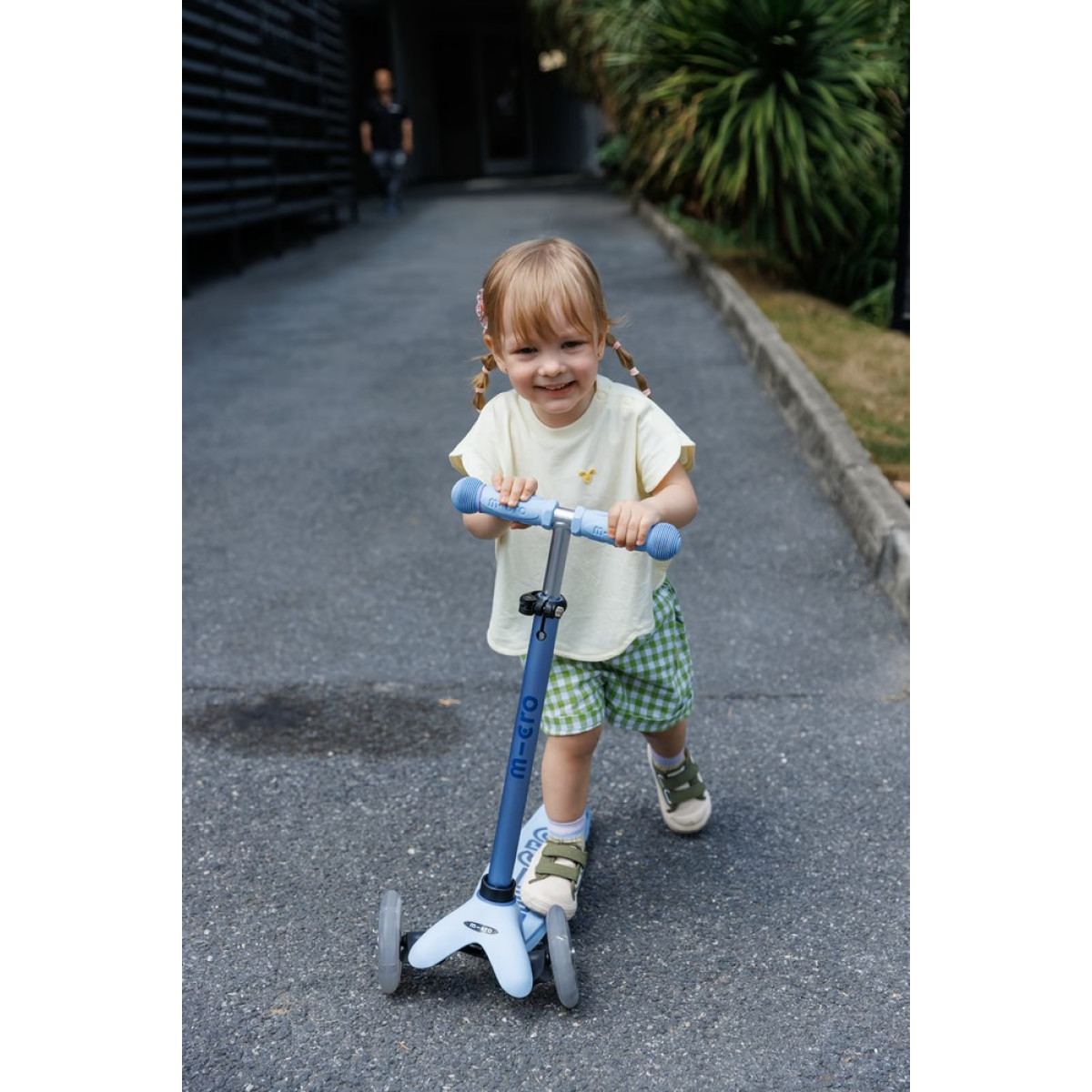 Mini Micro Deluxe Rock & Go LED Scooter | Ocean Slate
