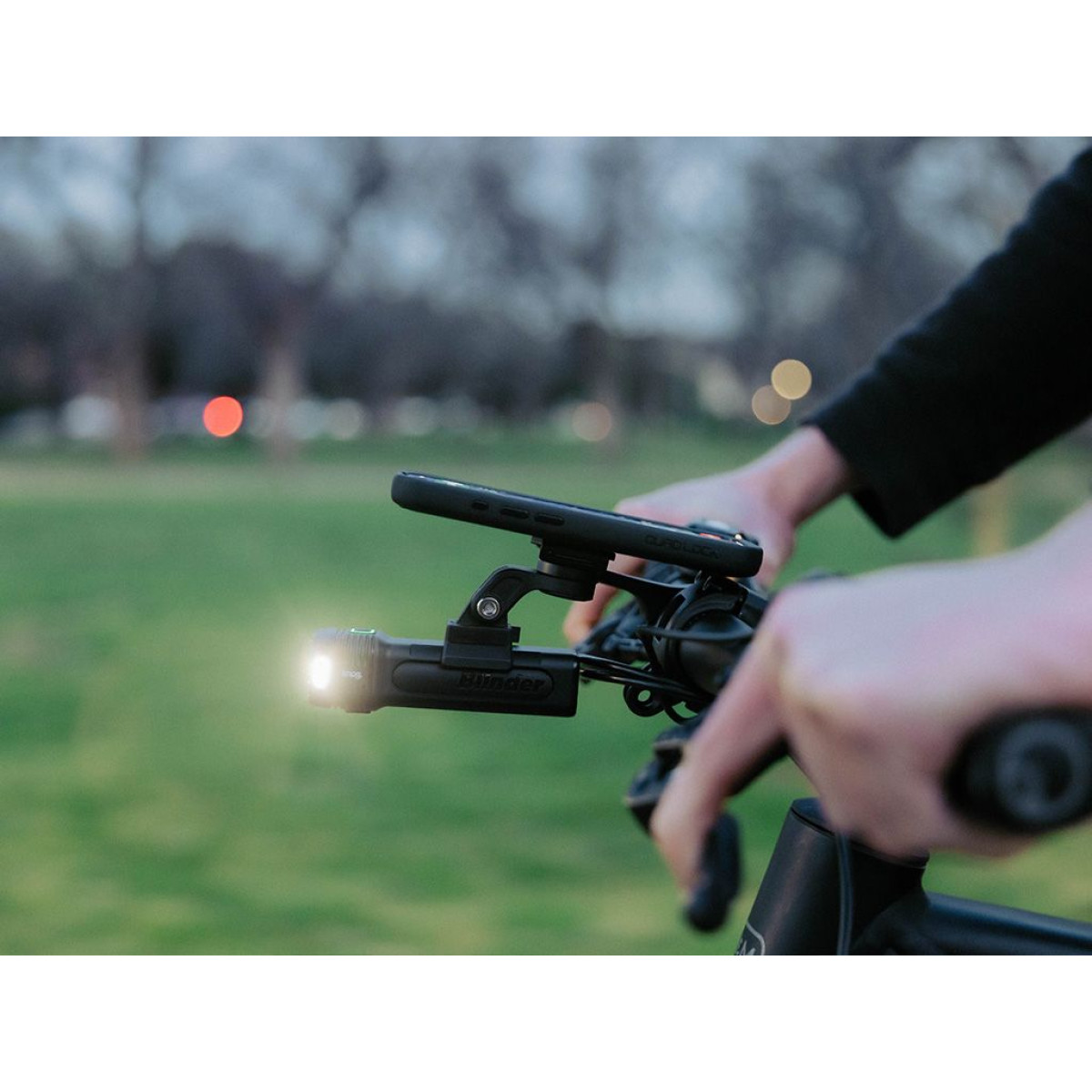 Quad Lock® Out Front Mount tule/kaamera adapter