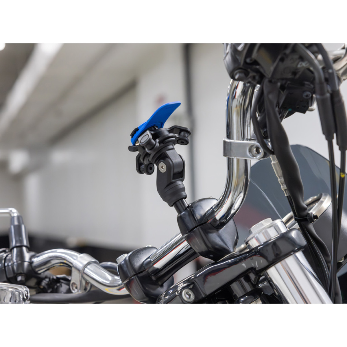 Quad Lock®® Motorcycle - Handlebar Clamp Bolt Mount