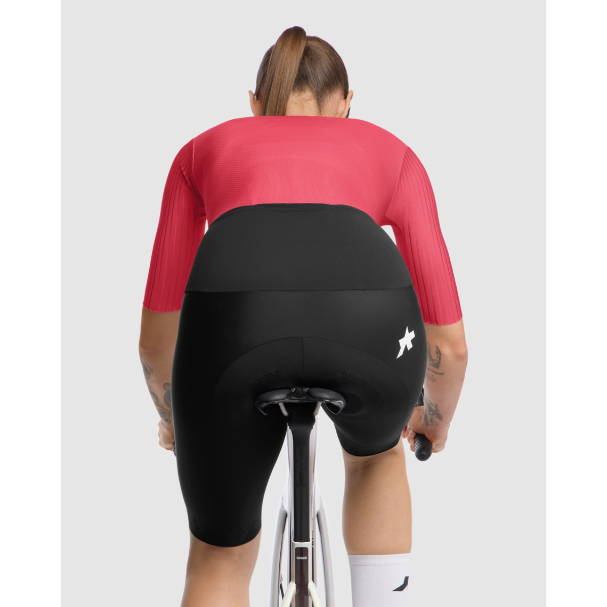 Assos Dyora R S11 Naiste rattasõidu kiirusülikond | Deadly Berry