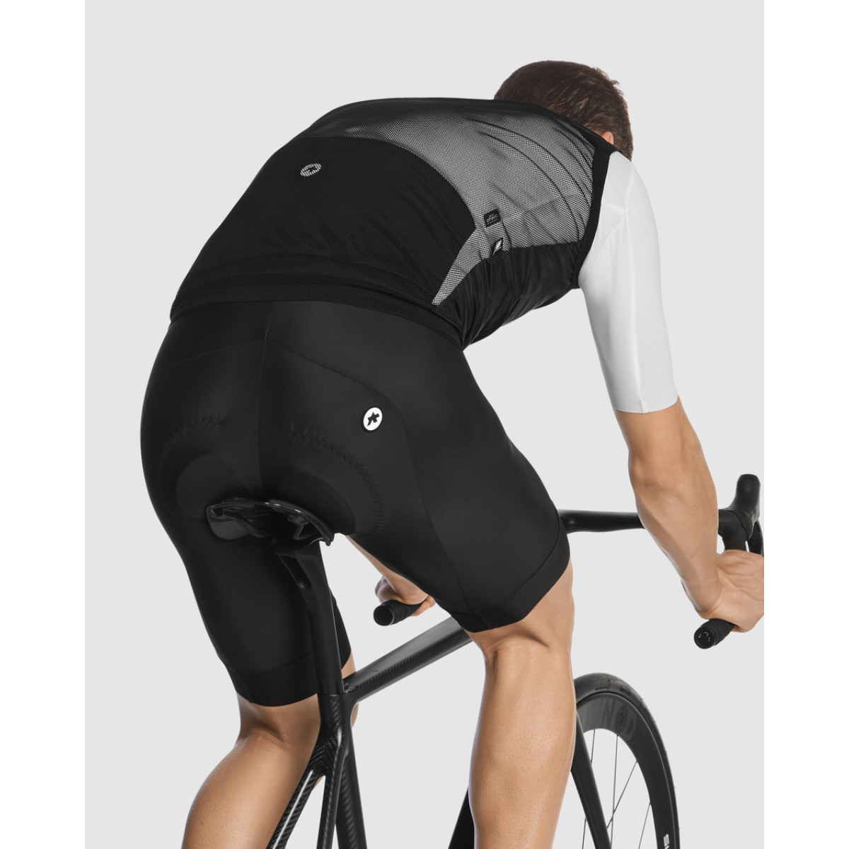 Assos Mille GT c2 Wind Man's Vest | Black Series