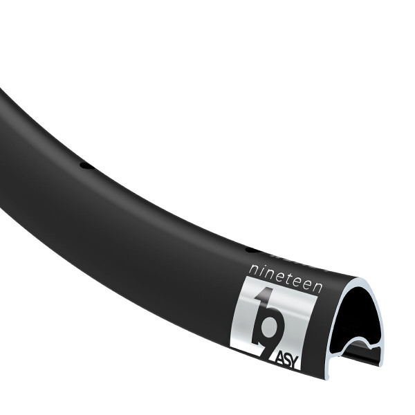 BlackJack Ready 19 ASY Road 28'' alumīnija aploce | Melni BlackJack Ready 19 ASY Road 28'' alumīnija aploce | Melni