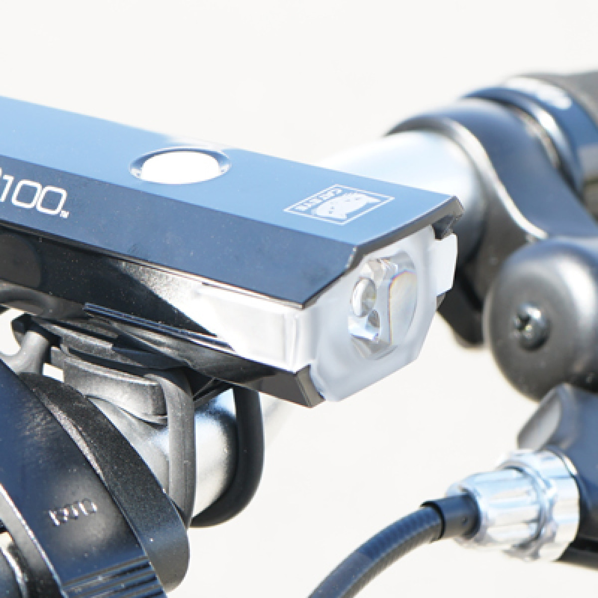 Cat Eye AMPP100 jalgratta esituli | Micro USB