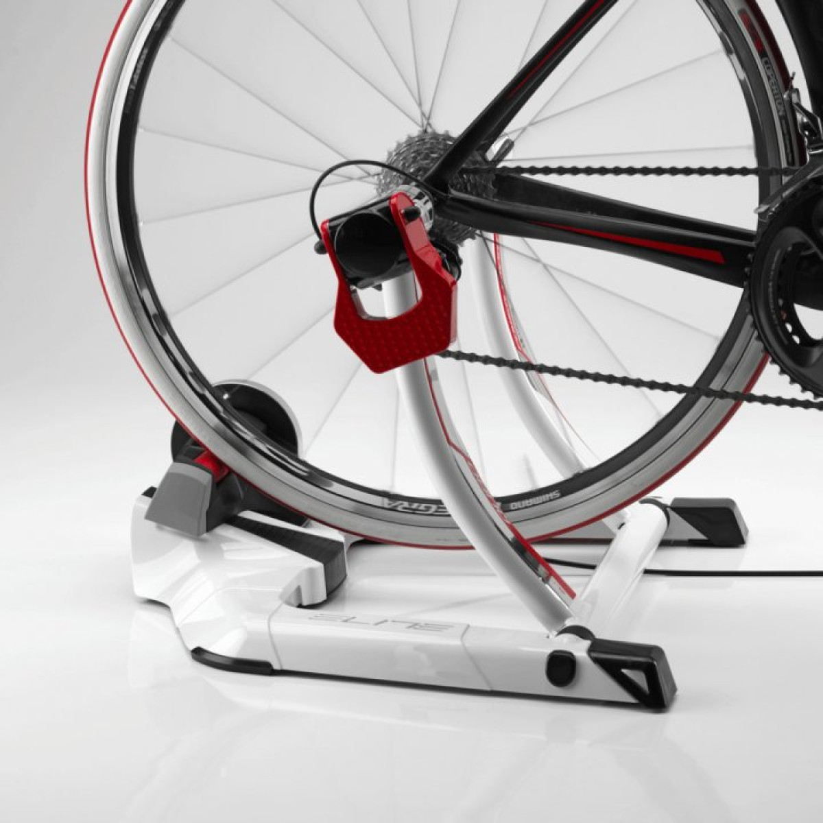 Elite Qubo Power Mag Smart Blu+ trenažieris