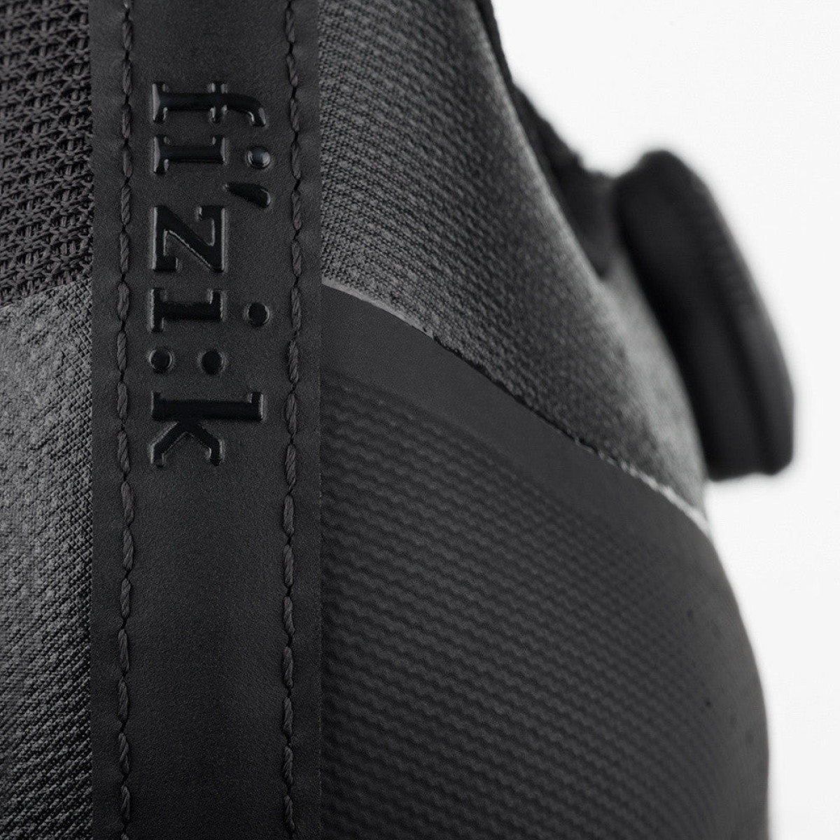 Fizik Tempo Overcurve R4 Wide Road Shoes | Black - Black
