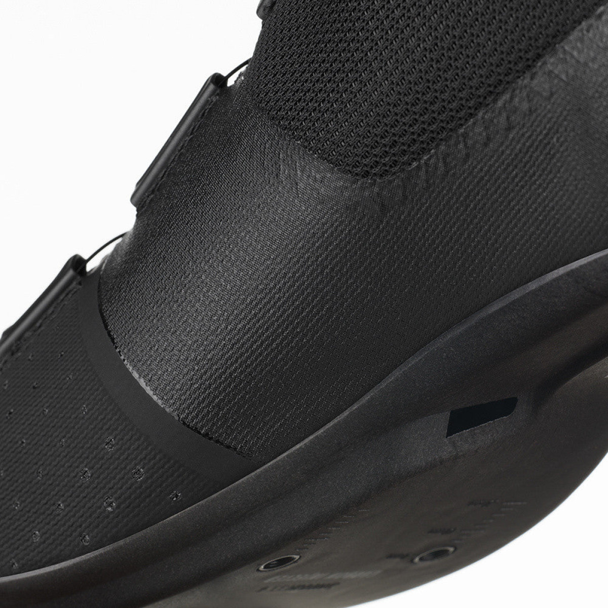 Fizik Tempo Overcurve R4 Wide Road Shoes | Black - Black