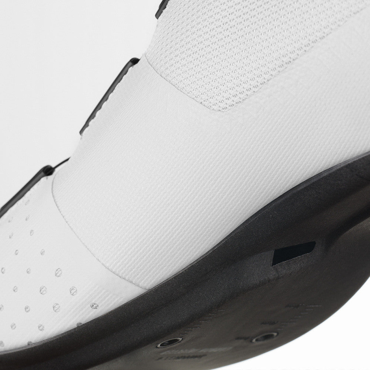 Fizik Tempo Overcurve R4 maanteejalatsid | White - Black