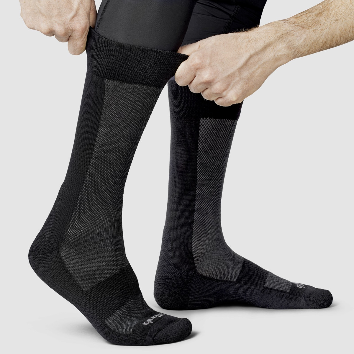 GripGrab Alpine Merino zeķes ar augstu piegriezumu | Black