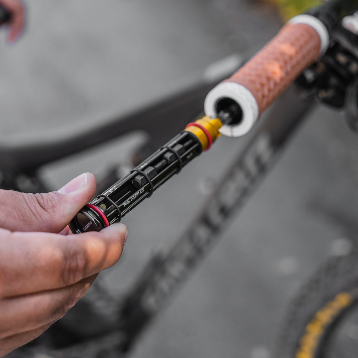 Lezyne Barplug Insert + Tubeless kit | Large