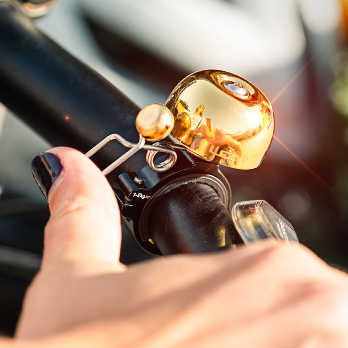 Lezyne Classic Brass HM jalgrattakell | Must - messingist