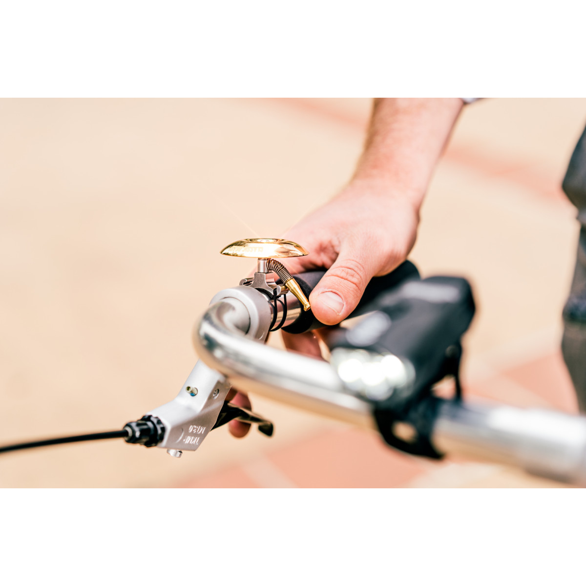 Lezyne Classic Shallow messingist jalgrattakell | Must - kuldne