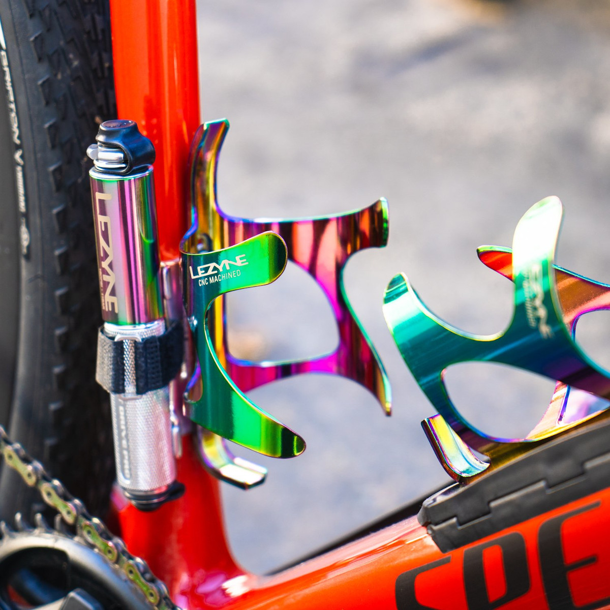Lezyne CNC AL pudeles turētājs | Neo Metallic