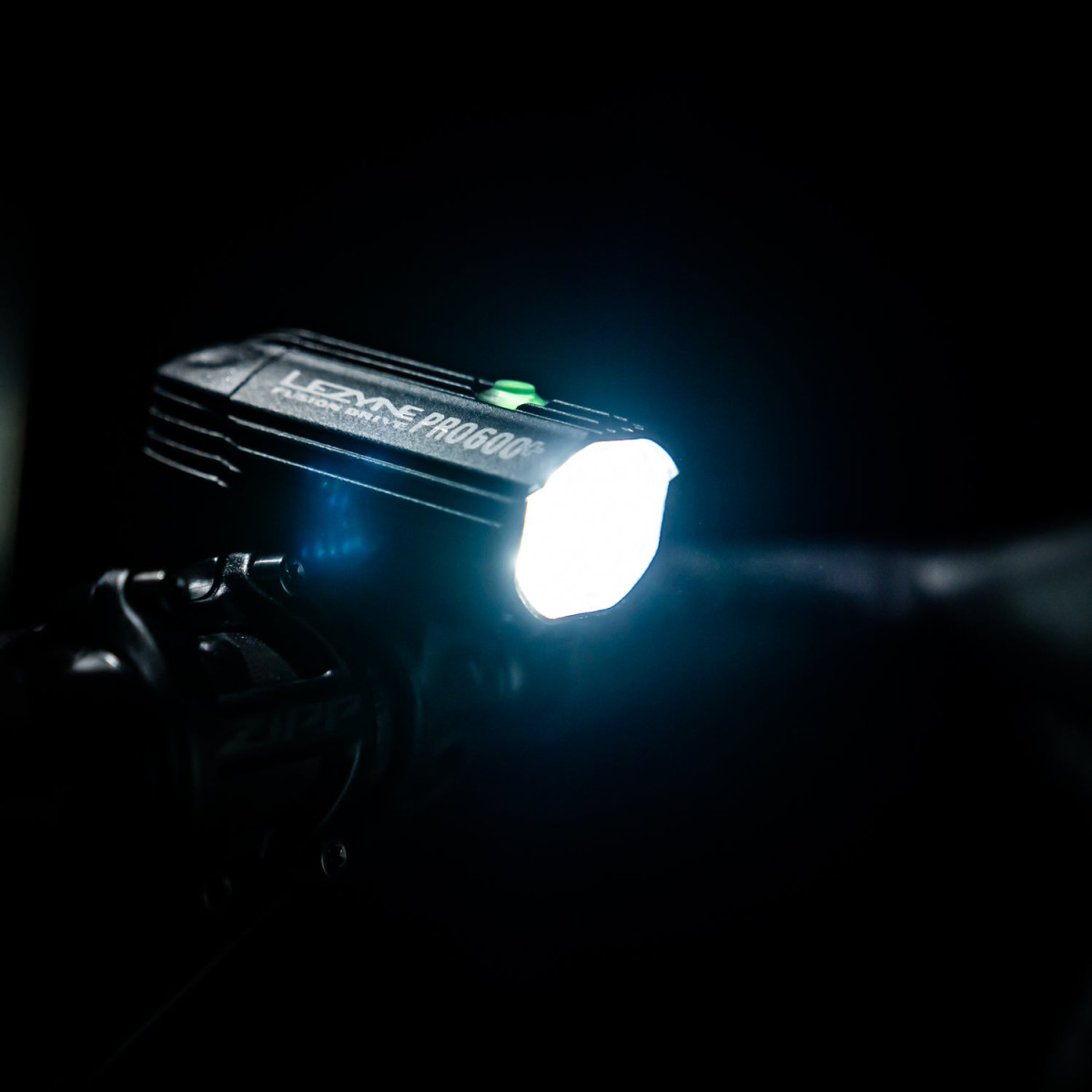 Lezyne Fusion Drive Pro 600+ priekšējais lukturis