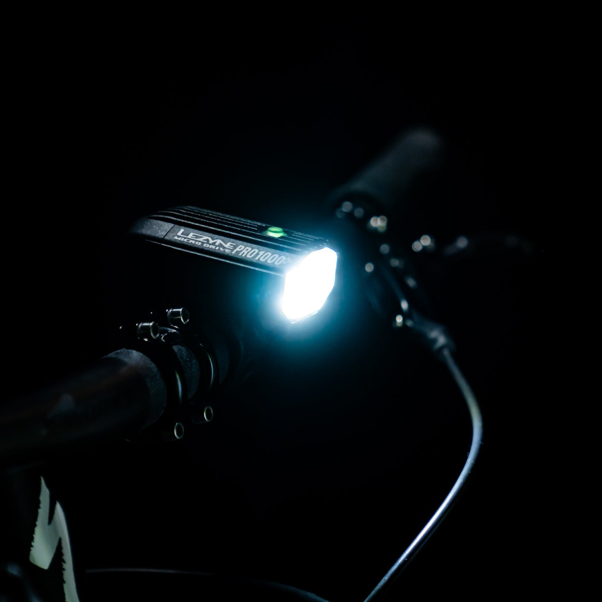 Lezyne Micro Drive Pro 1000+ jalgratta esituli