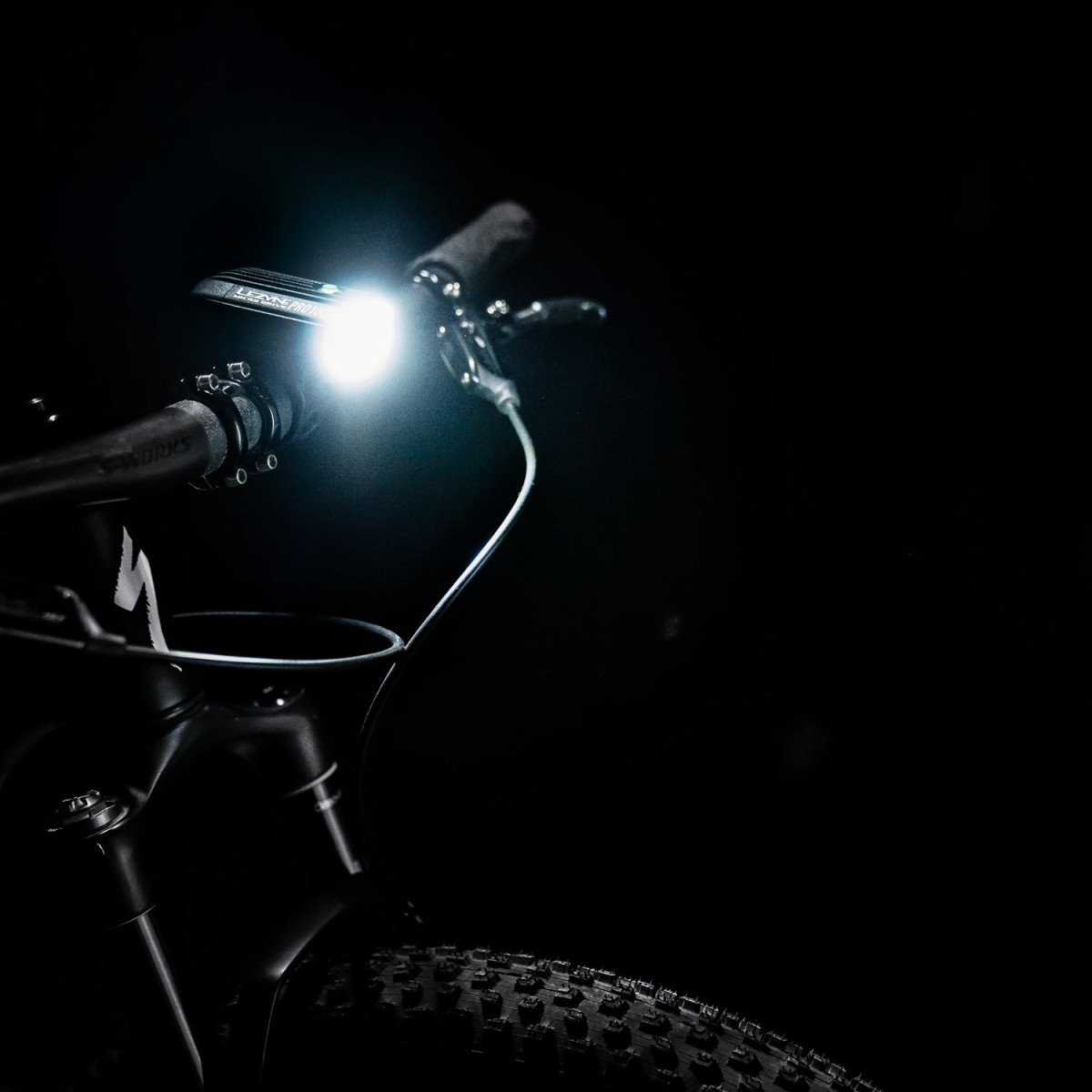 Lezyne Micro Drive Pro 1000+ jalgratta esituli