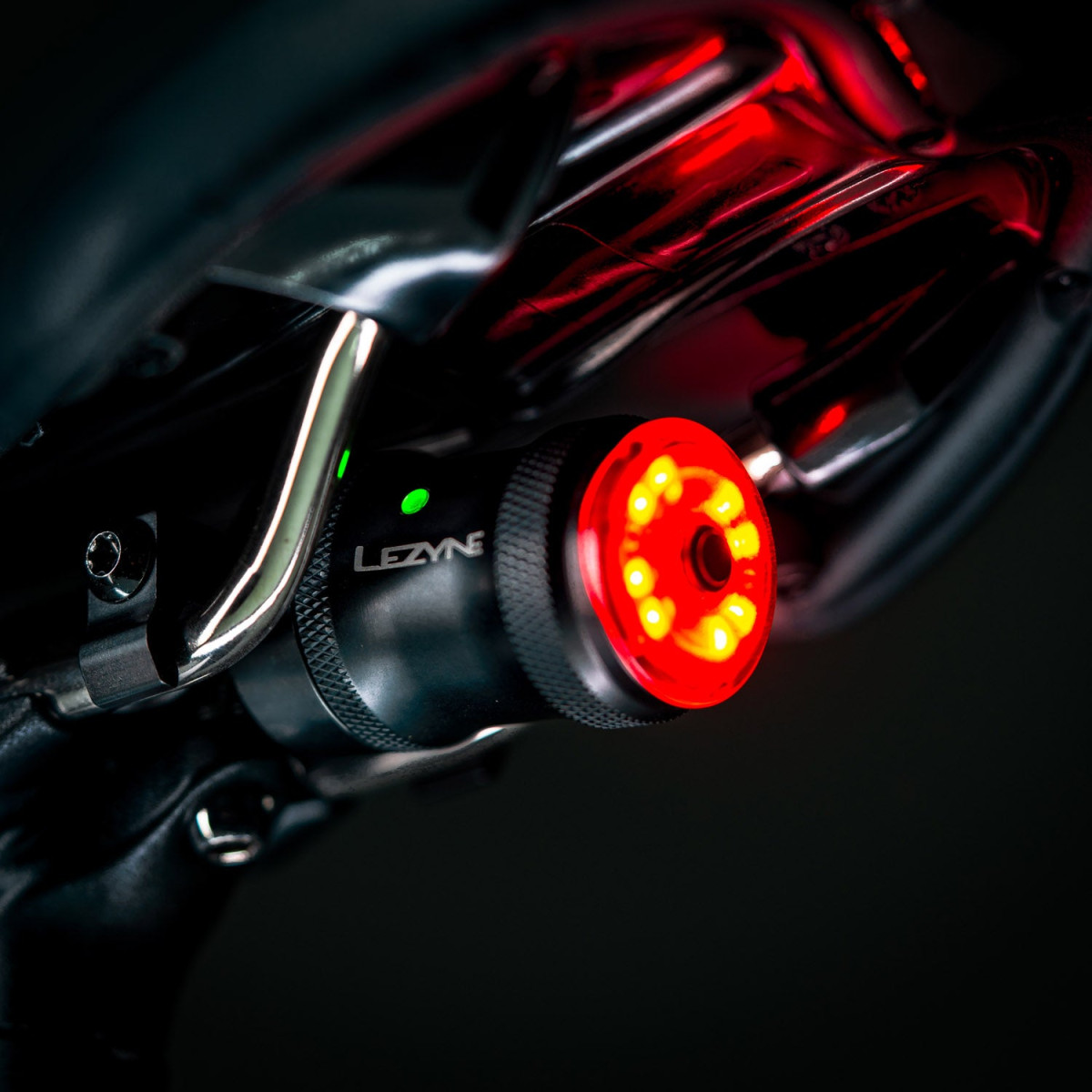 Lezyne Saddle Drive 250 aizmugurējais lukturis