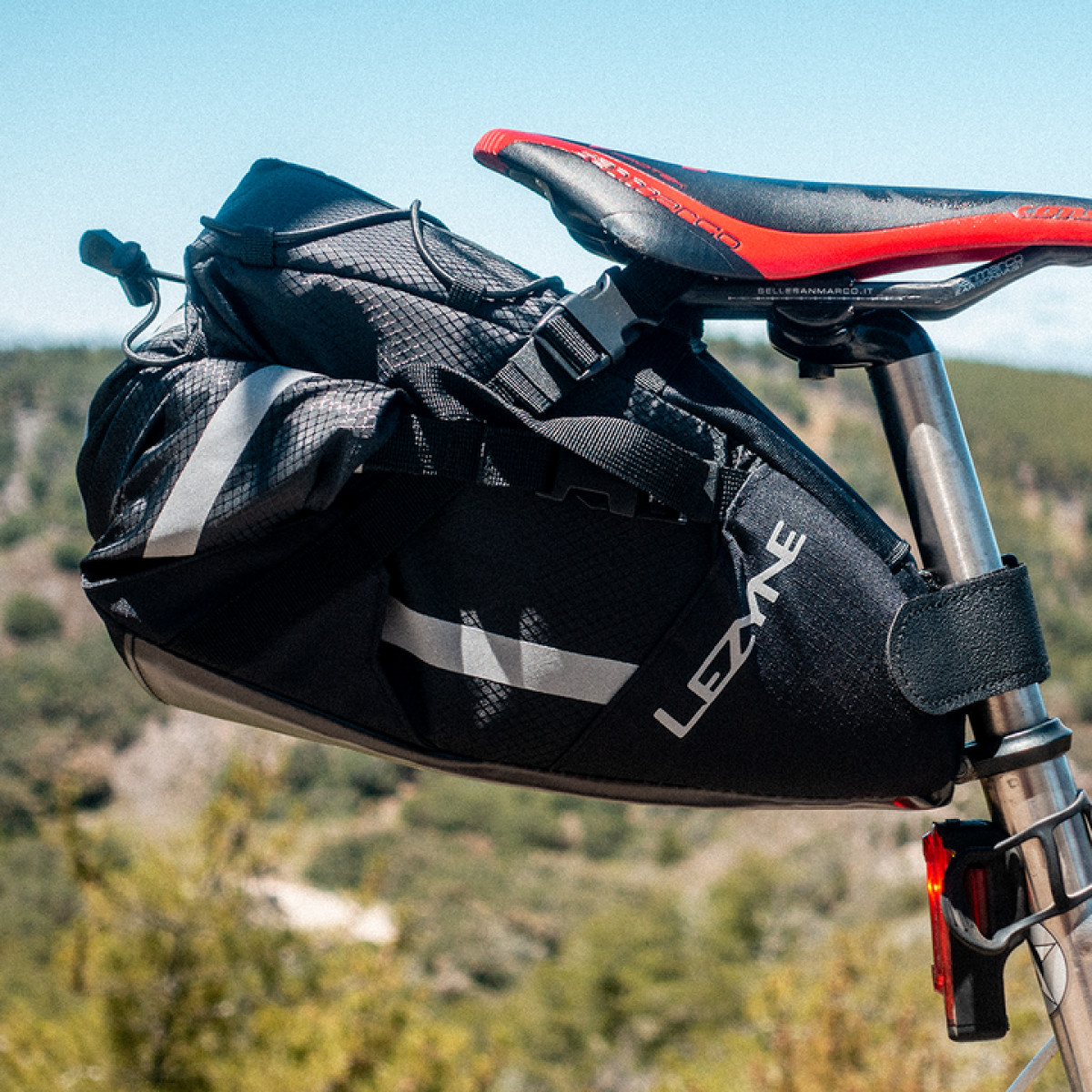 Lezyne XL-Caddy sēdekļa soma - melna | 7,5 L