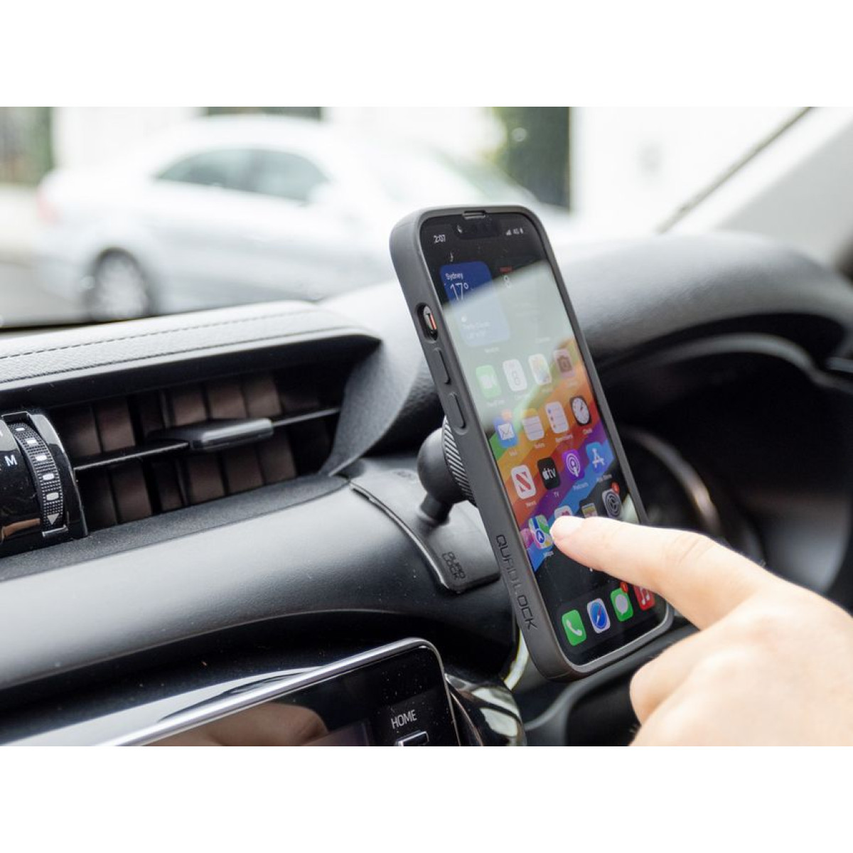 Quad Lock® Adhesive Dash | Konsooli kinnitus