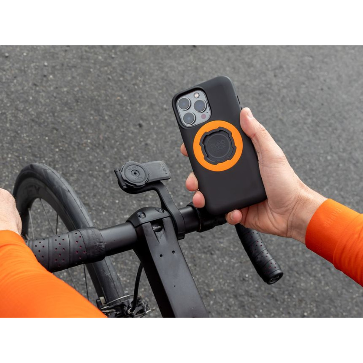 Quad Lock® MAG iPhone 14 ümbris