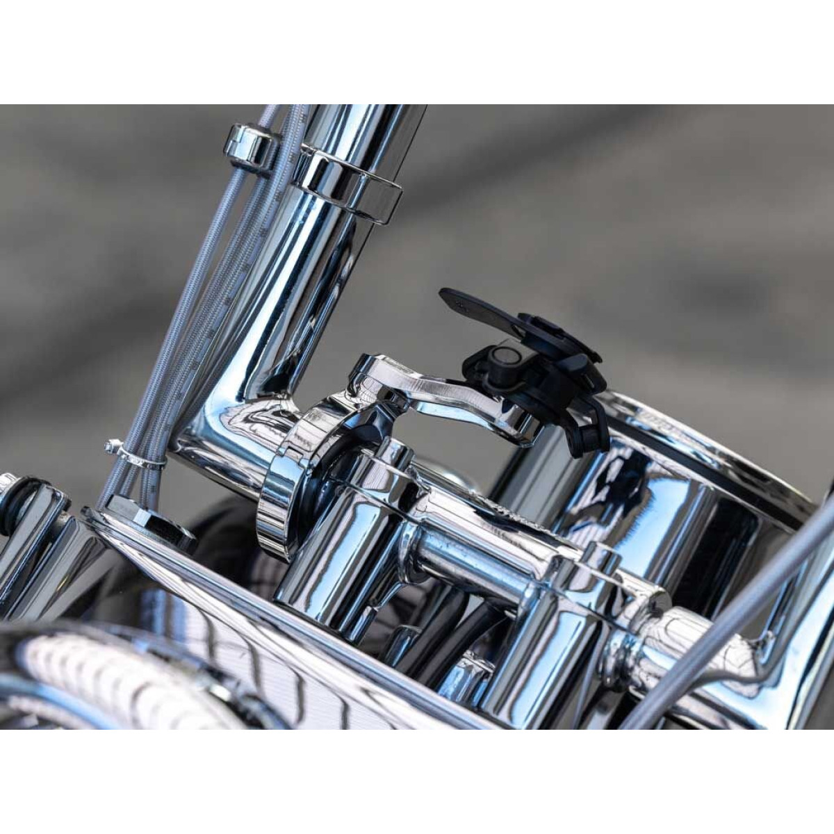 Quad Lock® Pro mootorratta juhtraua kroomitud kinnitus