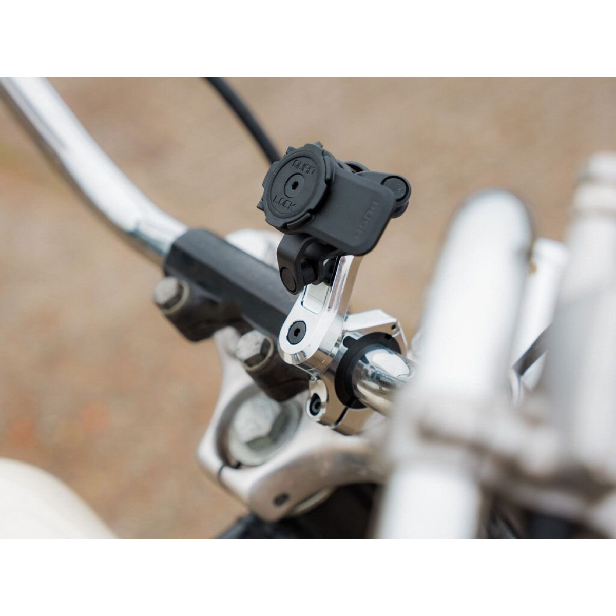 Quad Lock® Pro mootorratta juhtraua kroomitud kinnitus