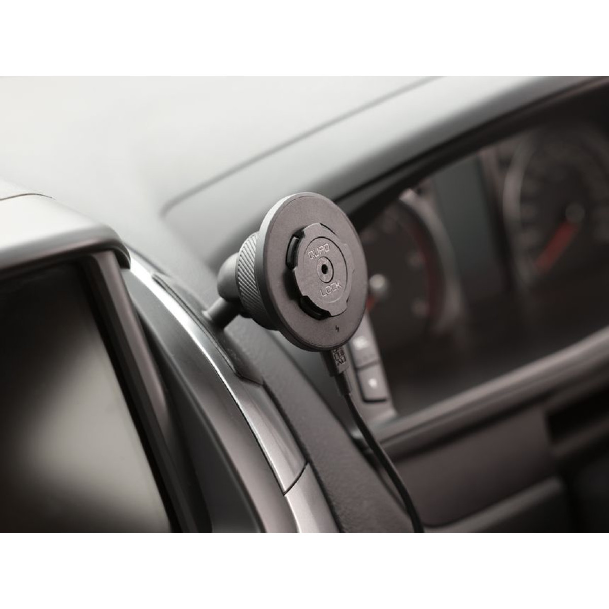 Quad Lock® v2 auto/laud - juhtmevaba laadimispea