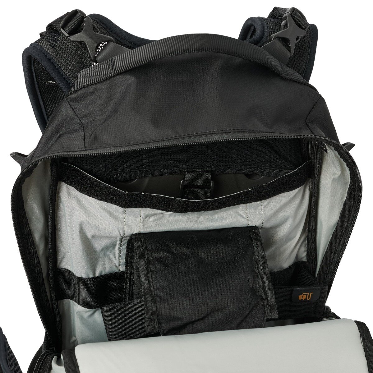 USWE Watt 25 Backpack | Black