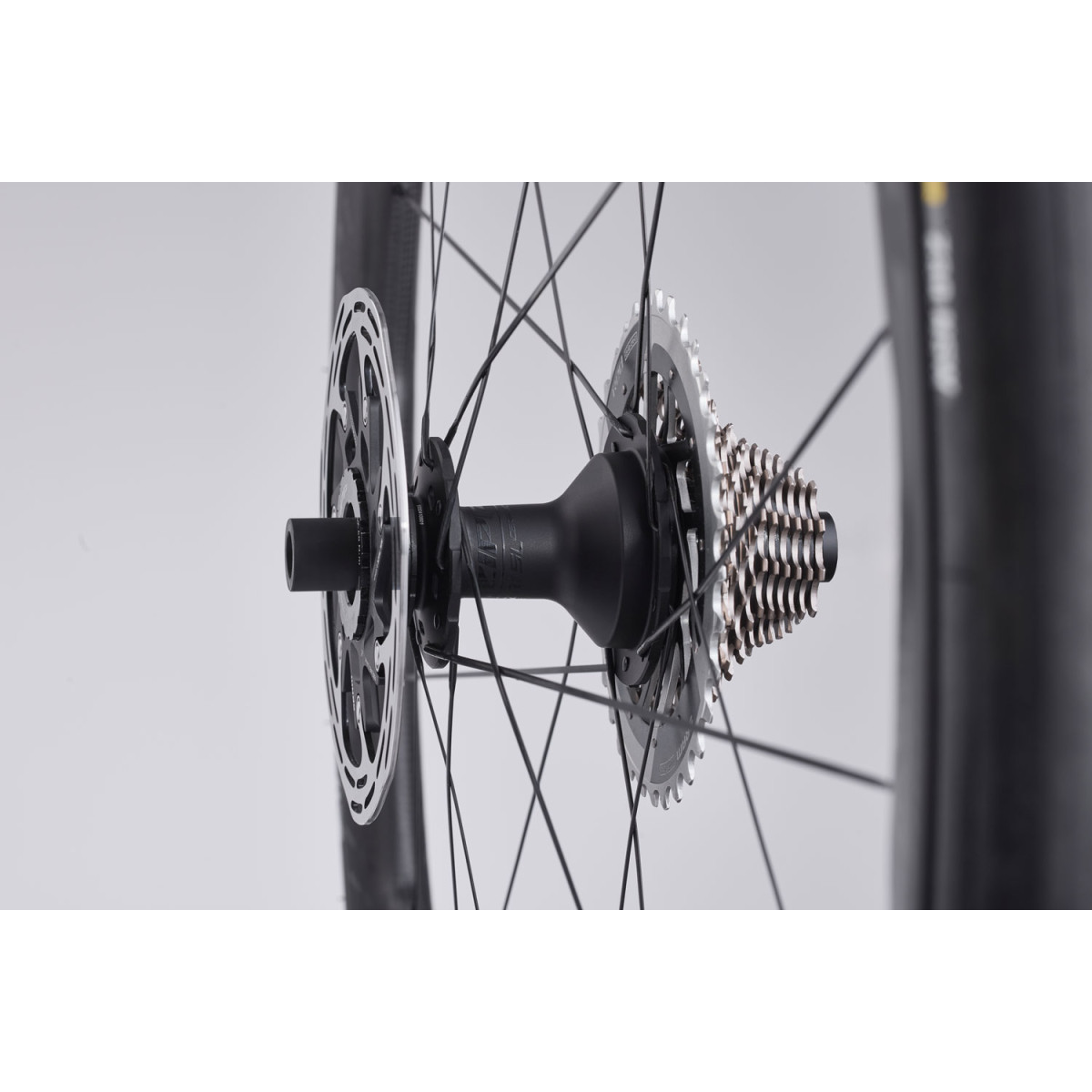 Zipp 303 SW Tubeless Disc Brake aizmugurējais ritenis